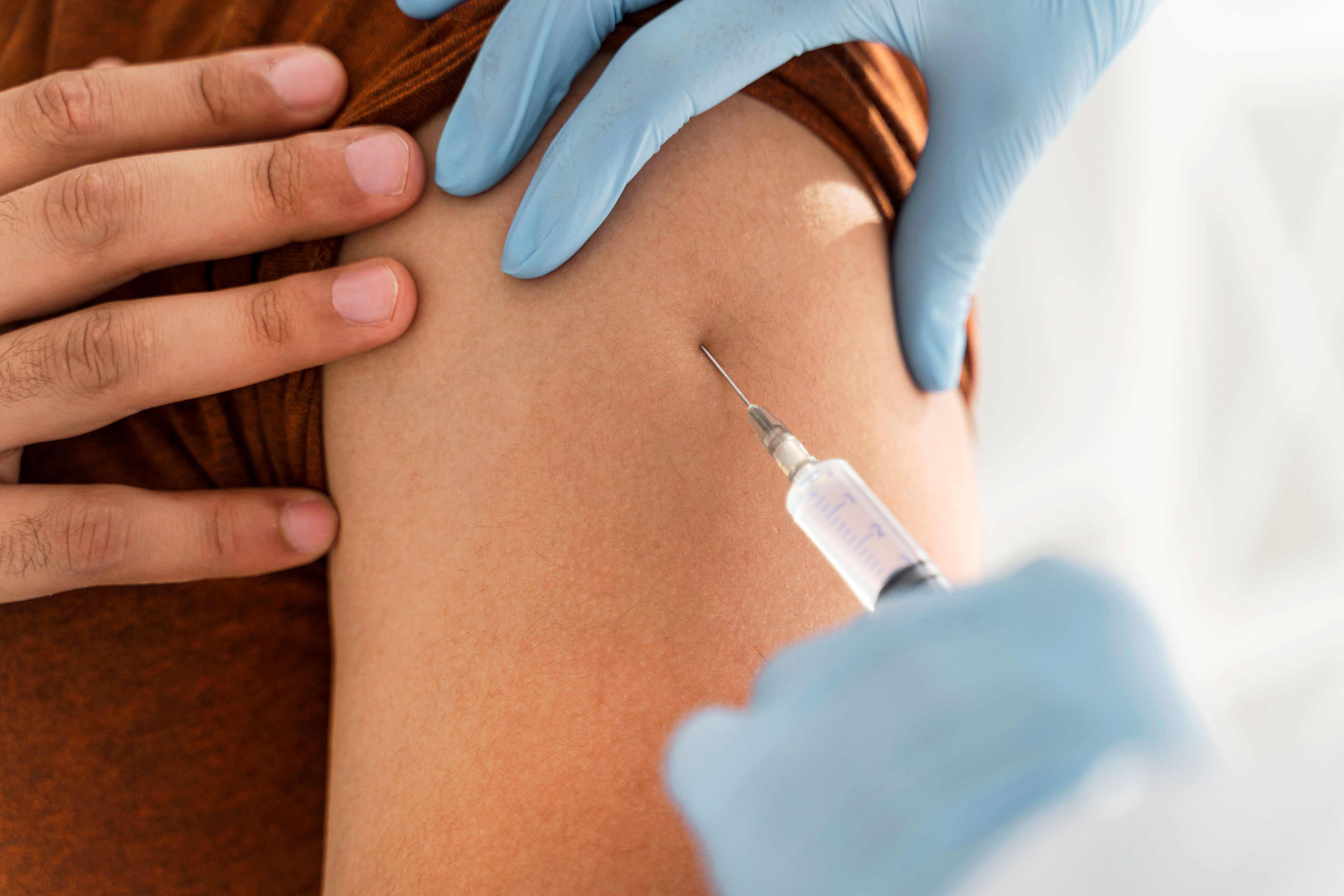  Mengapa Sebagian Orang Merasa Sakit Usai Vaksinasi Covid-19?
