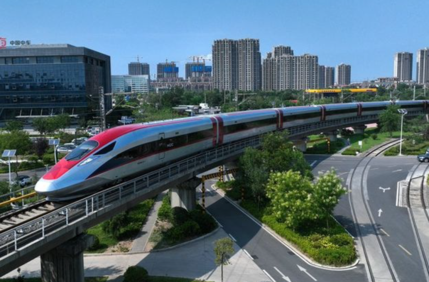  Pemerintah Berencana Gratiskan Kereta Cepat Jakarta-Bandung untuk Masyarakat Dari Juli hingga Oktober