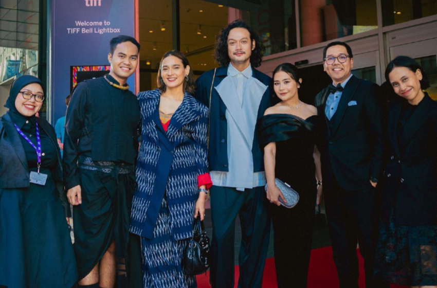  Rombongan Tim Film ‘Budi Pekerti’ Hadiri Opening Night Toronto International Film Festival 2023