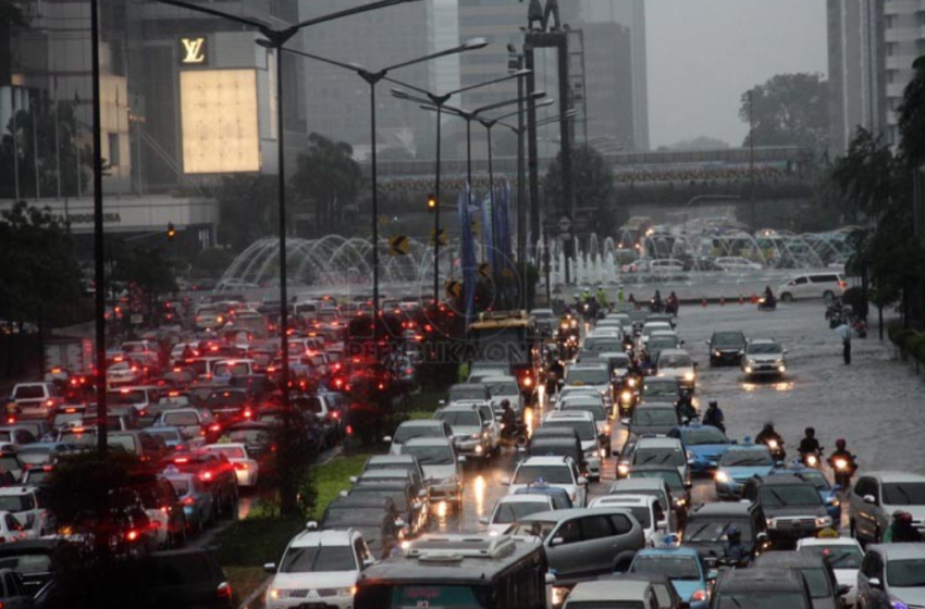  Kenapa Hujan Sering Kali Menyebabkan Kemacetan?